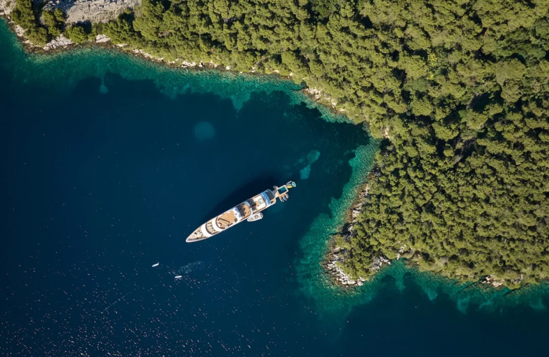 An image of Aeterna yacht