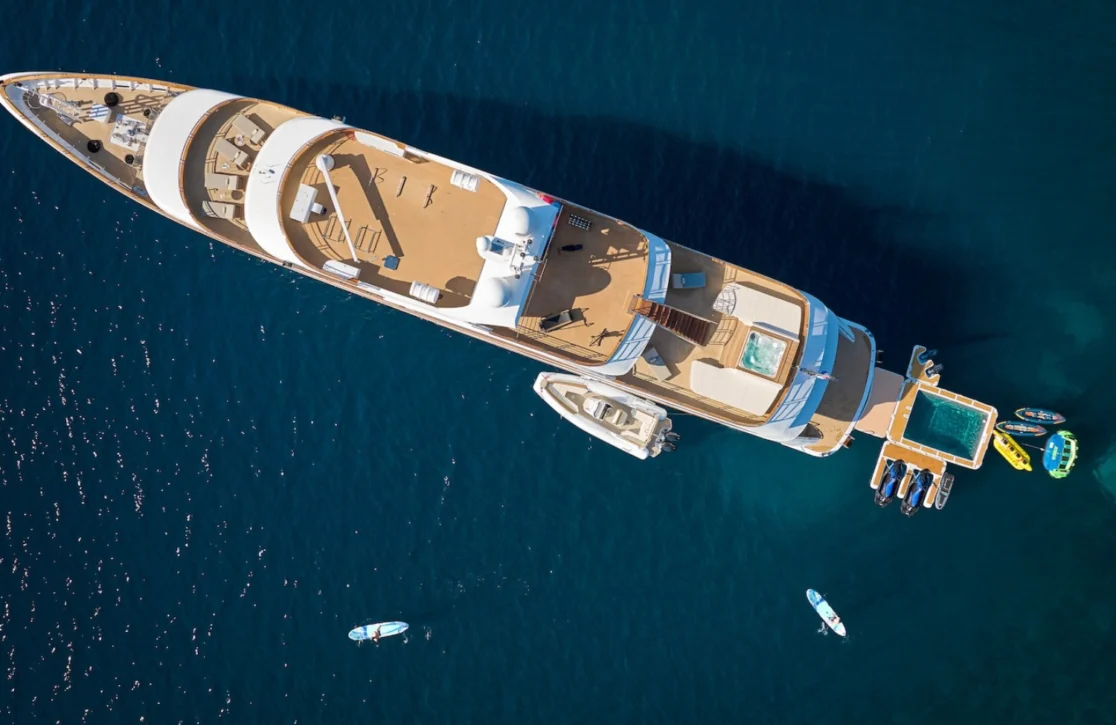 An image of Aeterna yacht