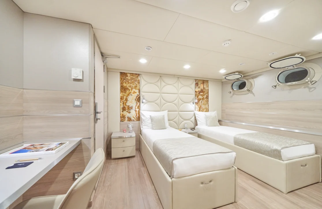 An image of Aeterna yacht
