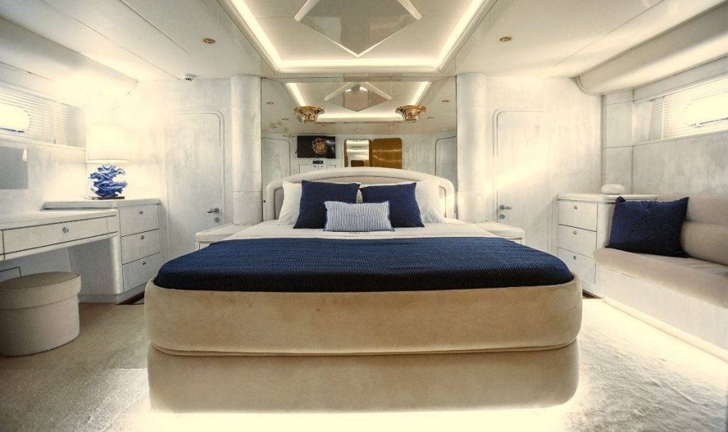An image of Dream yacht