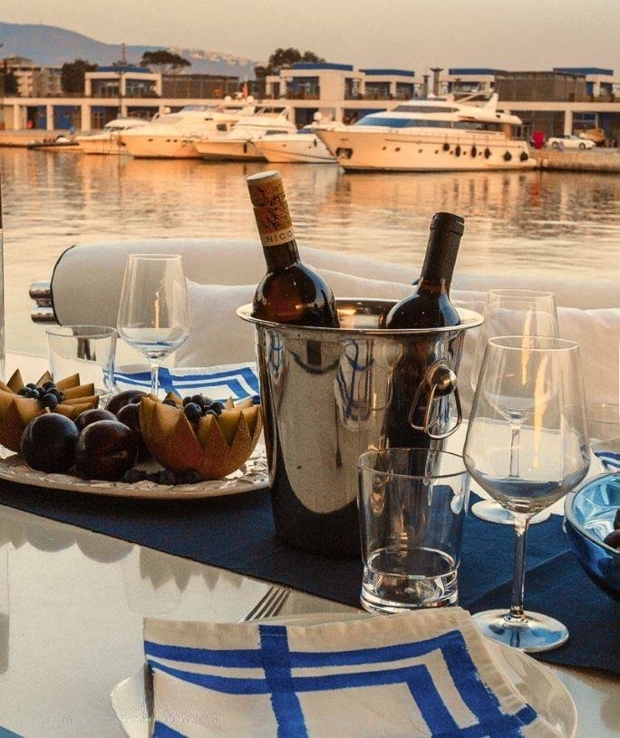 An image of Dream yacht