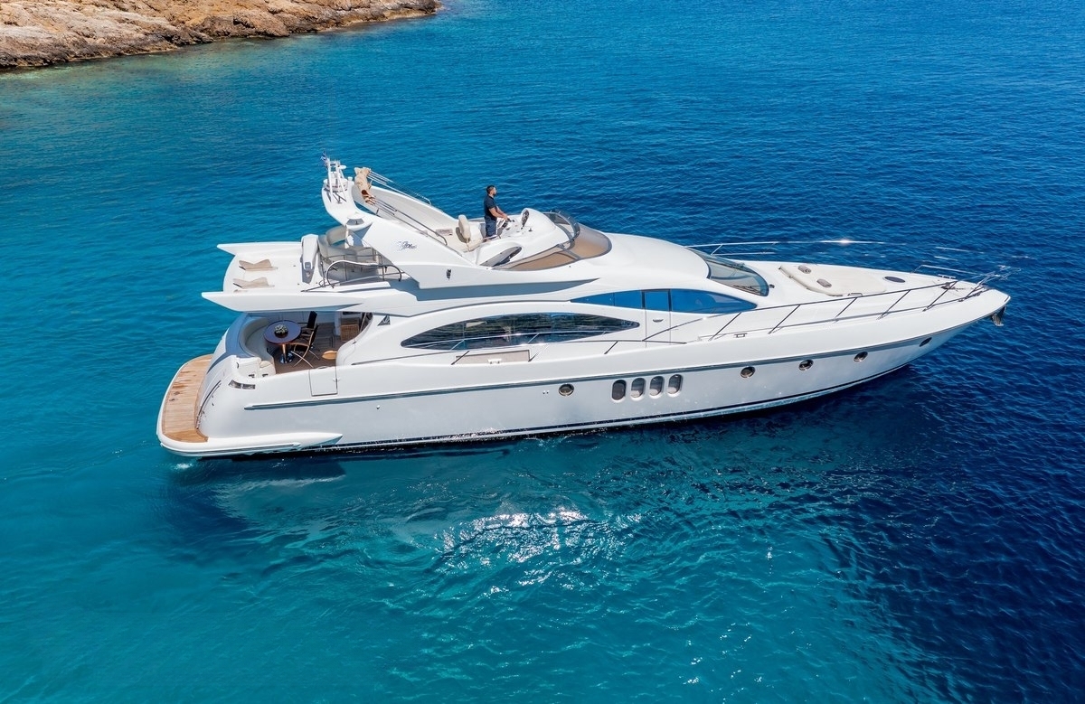 An image of Dream yacht