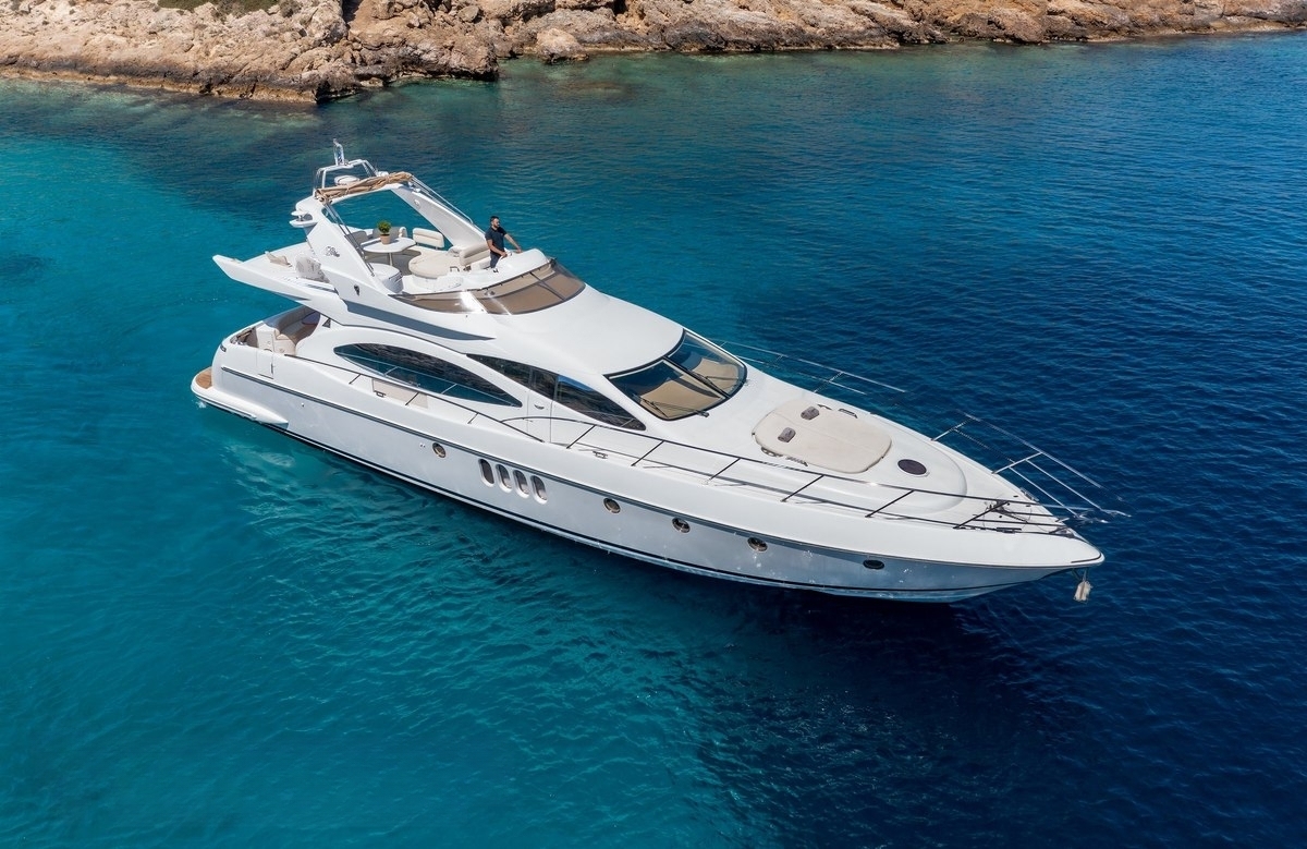 An image of Dream yacht