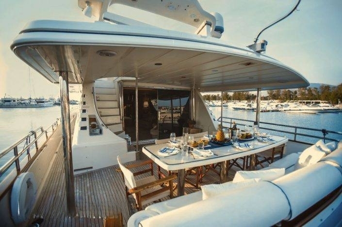 An image of Dream yacht