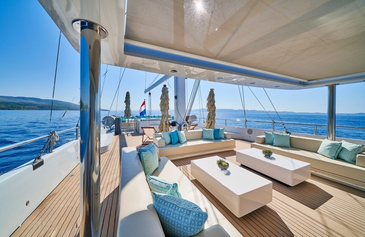 An image of Omnia yacht