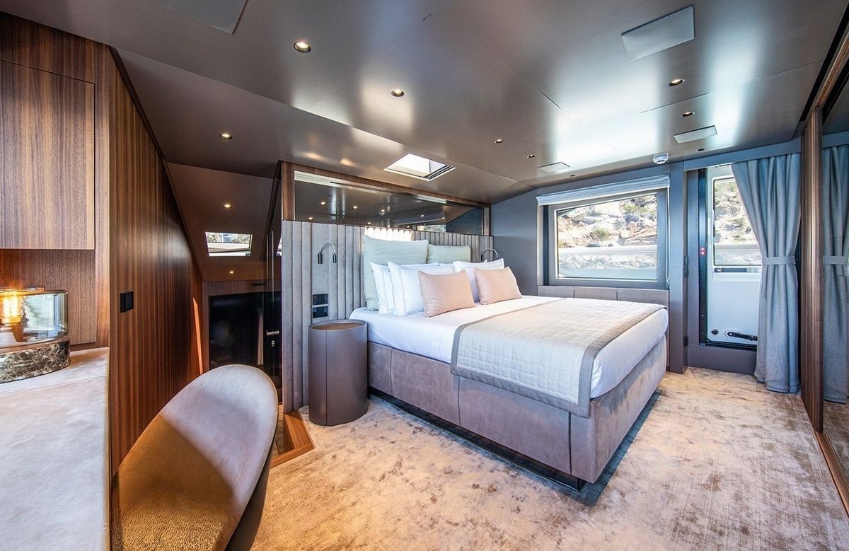 An image of Seven yacht