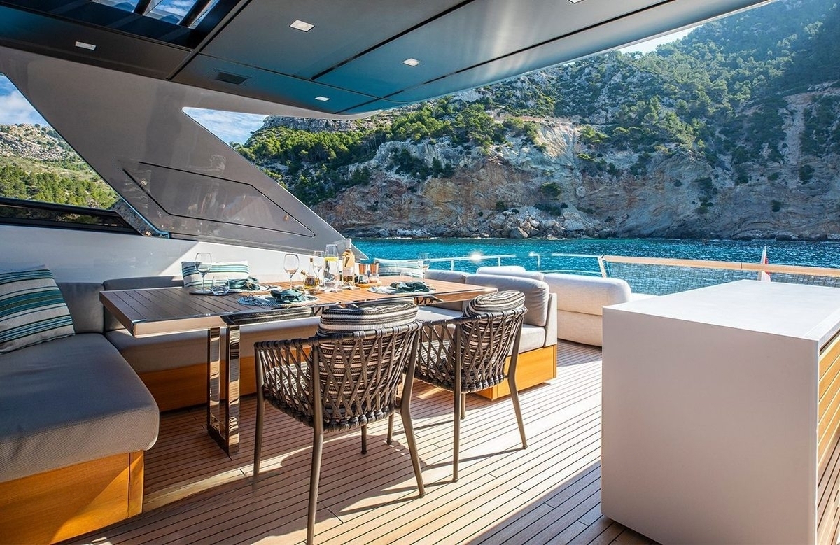 An image of Seven yacht