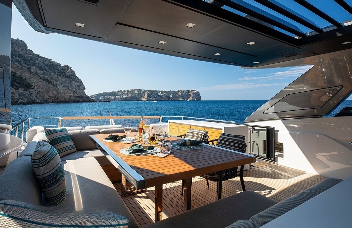 An image of Seven yacht