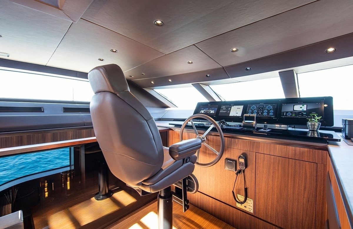 An image of Seven yacht