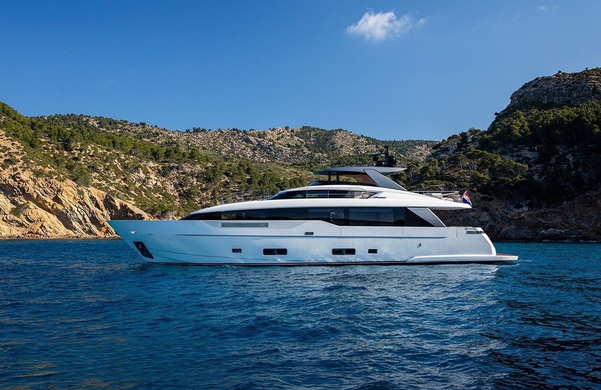 An image of Seven yacht