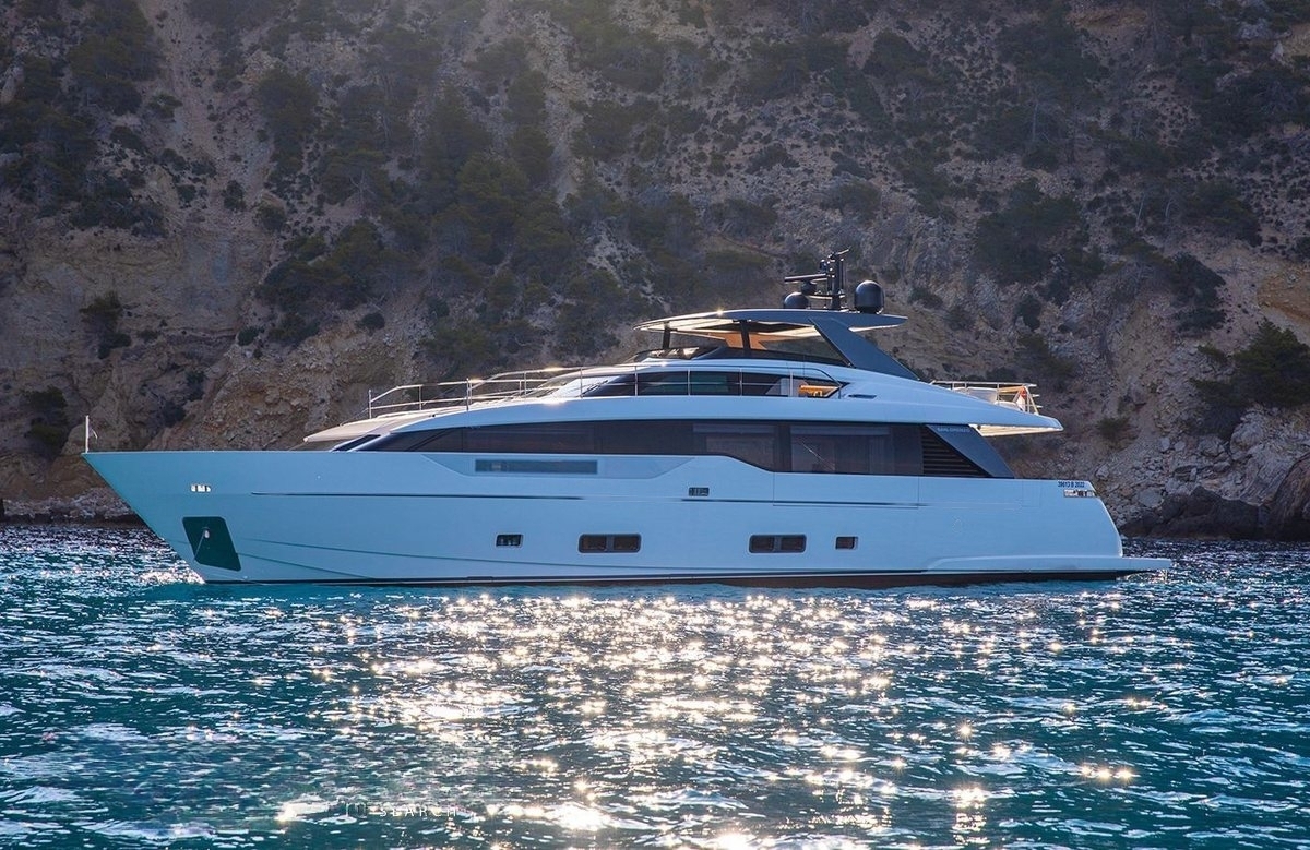 An image of Seven yacht