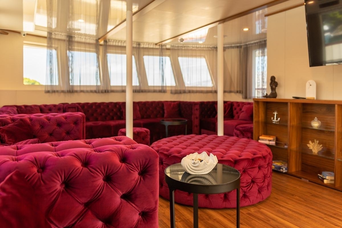 An image of Yolo yacht
