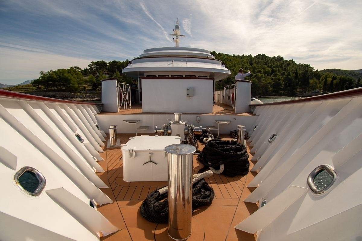An image of Yolo yacht