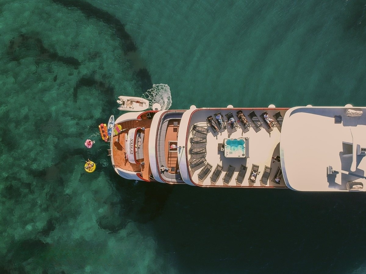 An image of Yolo yacht