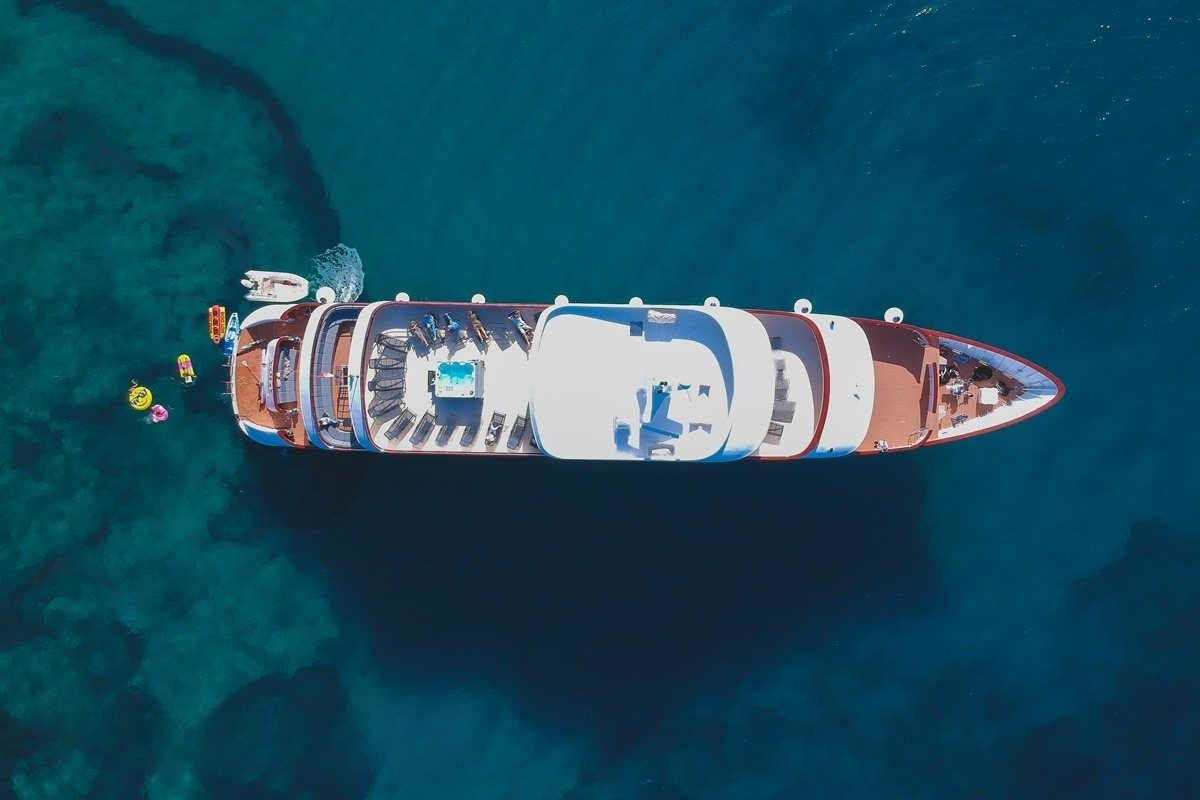 An image of Yolo yacht