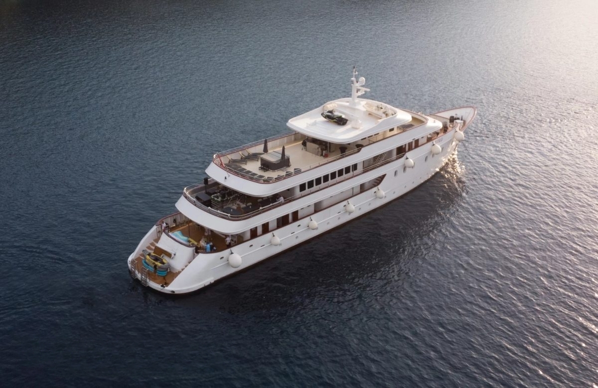 An image of Yolo yacht