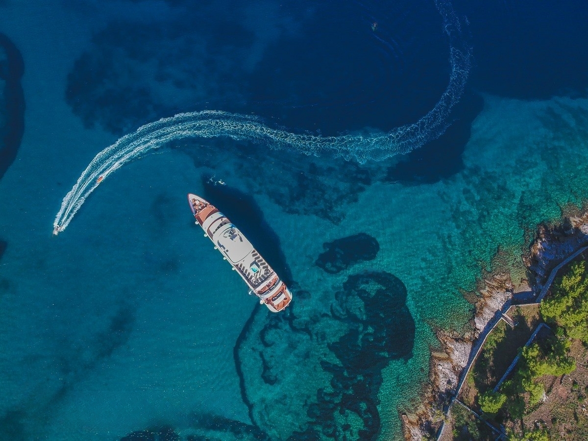 An image of Yolo yacht