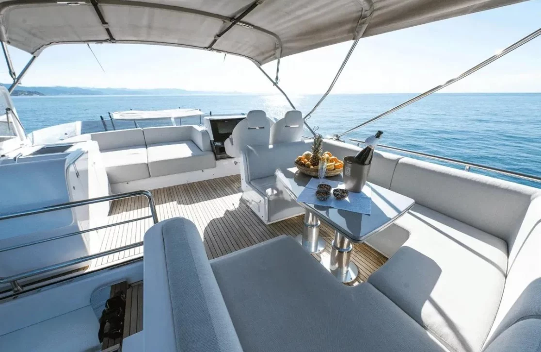 An image of Noi 6 yacht