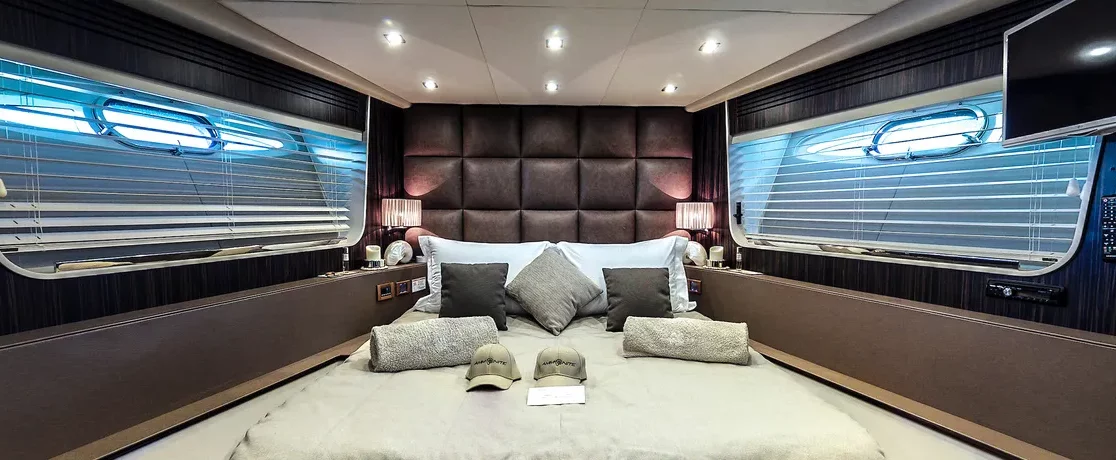 An image of Ammonite yacht