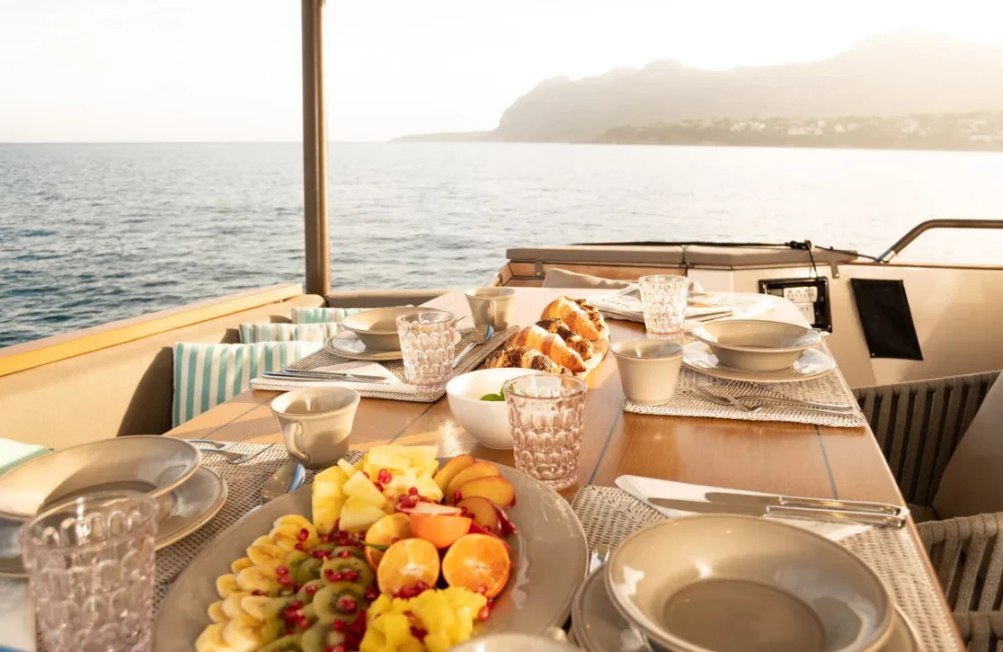 An image of Ammonite yacht