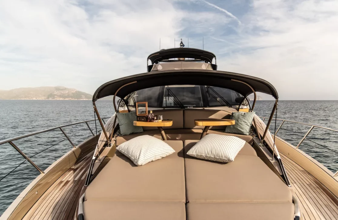 An image of Ammonite yacht