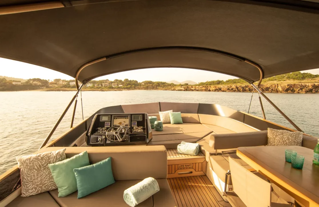 An image of Ammonite yacht