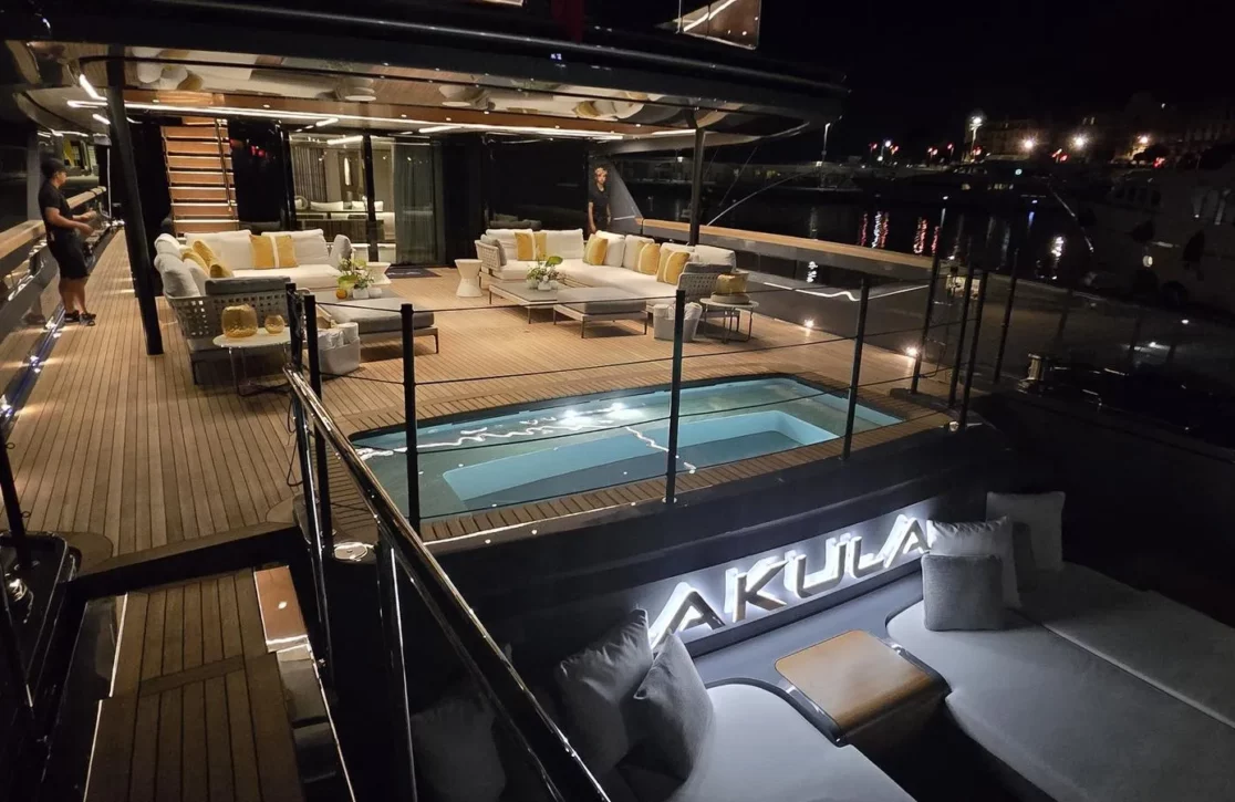 An image of Akula yacht