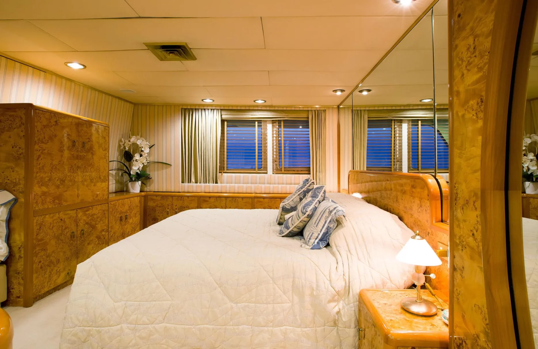 A preview of interior Bedroom cabin