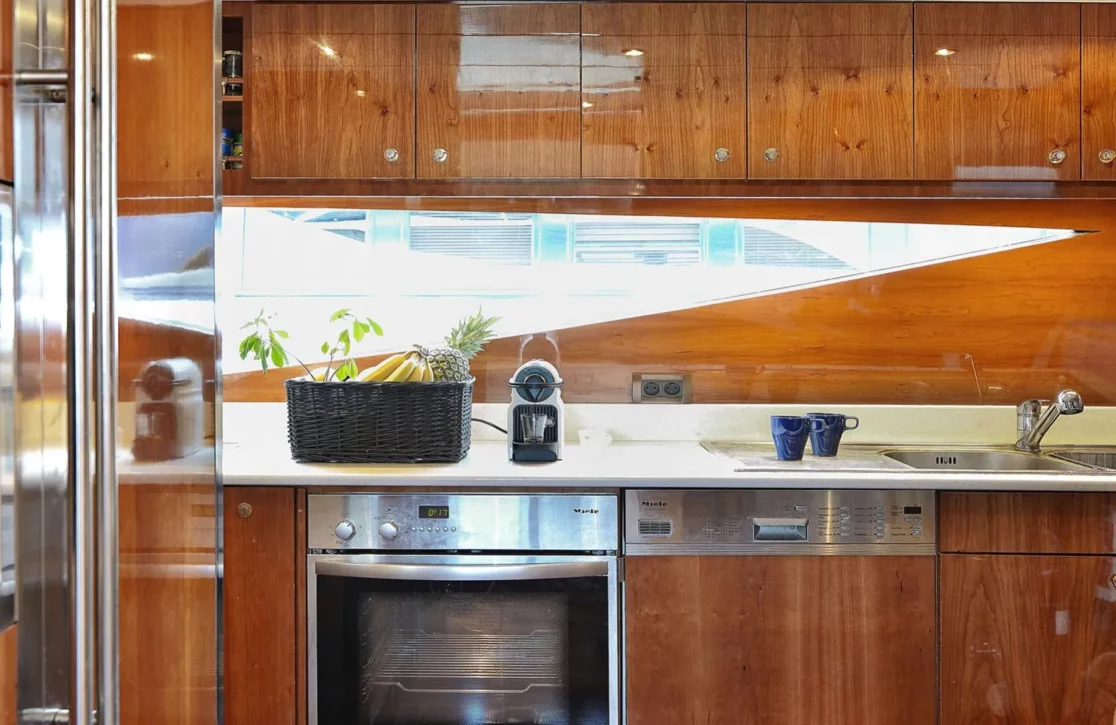 An image of Atalanti yacht