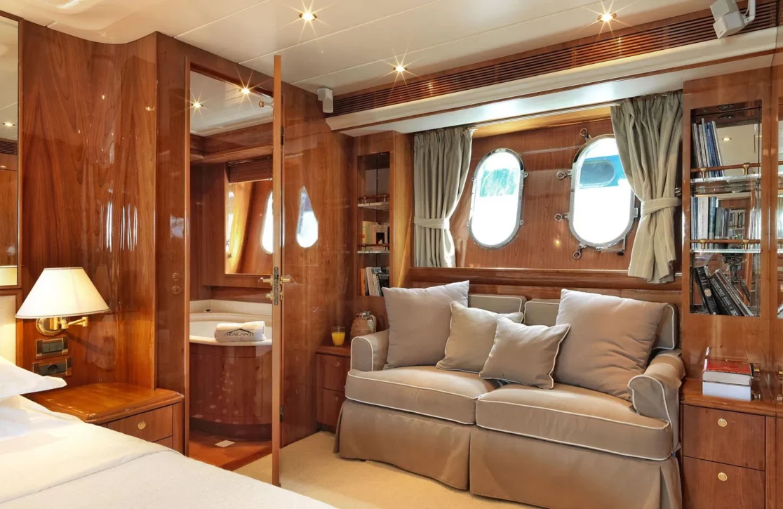 An image of Atalanti yacht