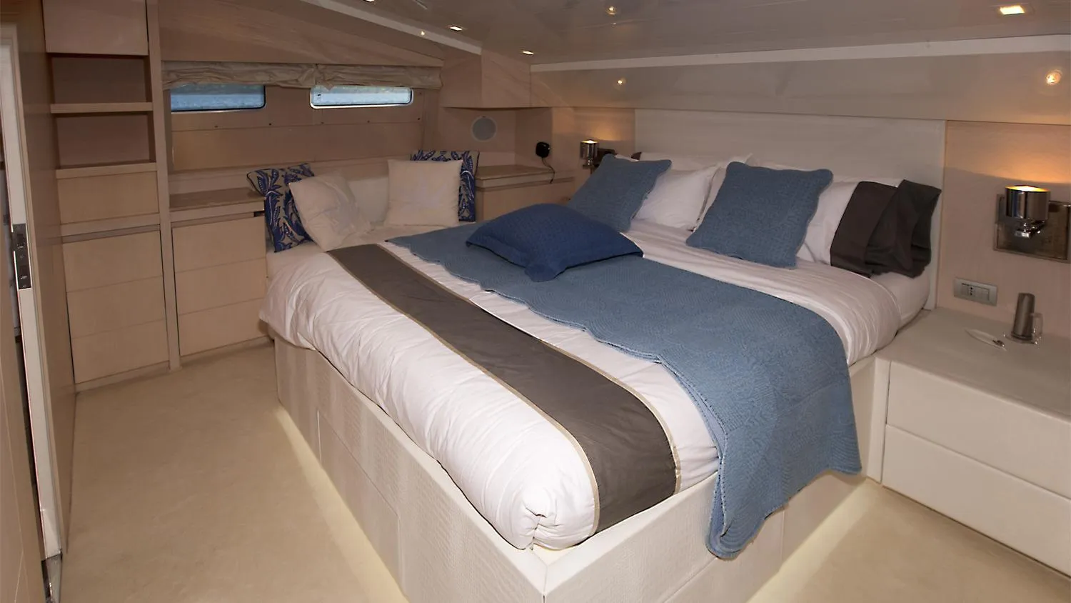 A preview of interior Bedroom cabin