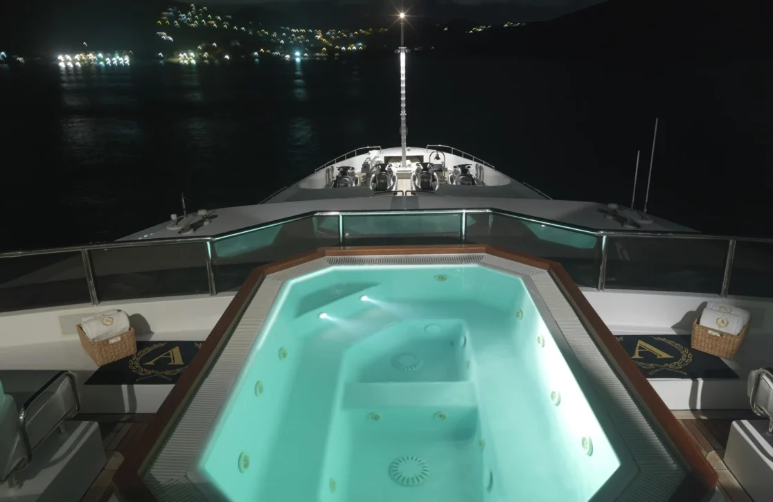An image of Apogee yacht