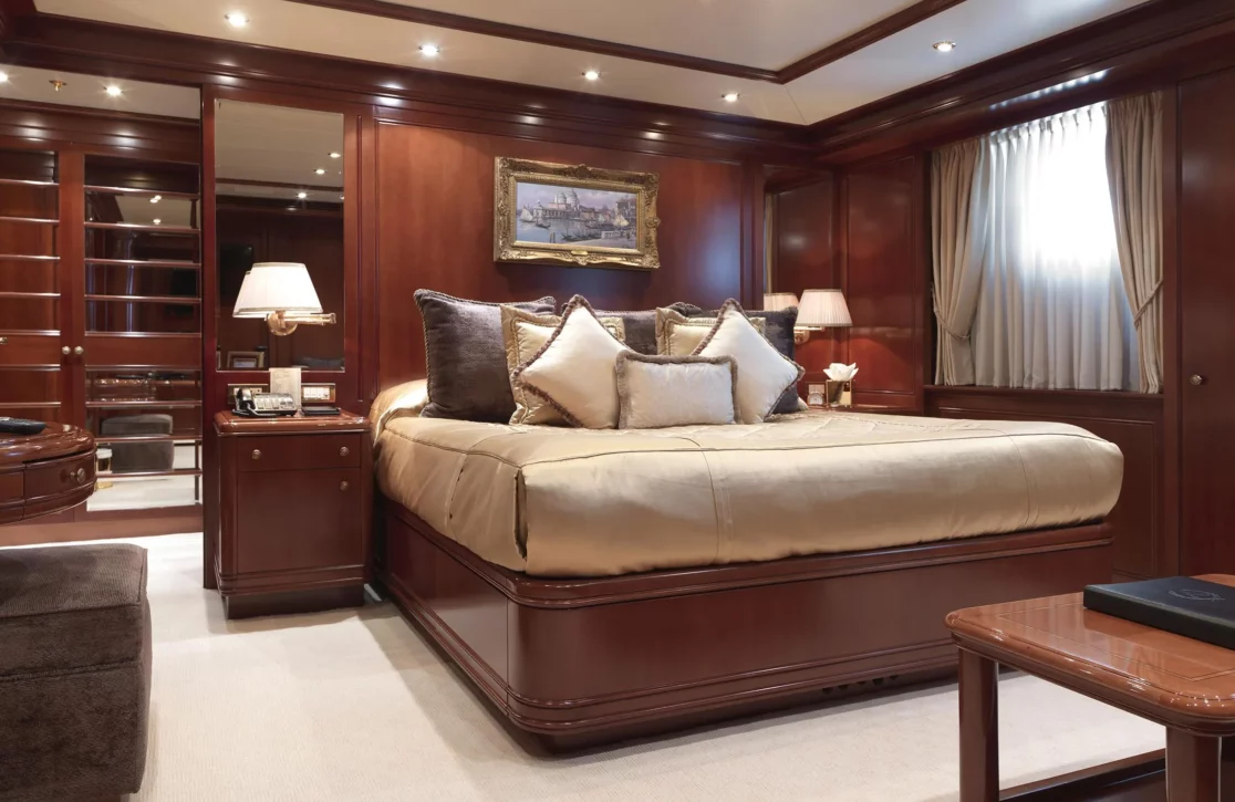 An image of Apogee yacht