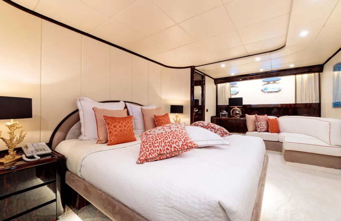 An image of Hemilea yacht