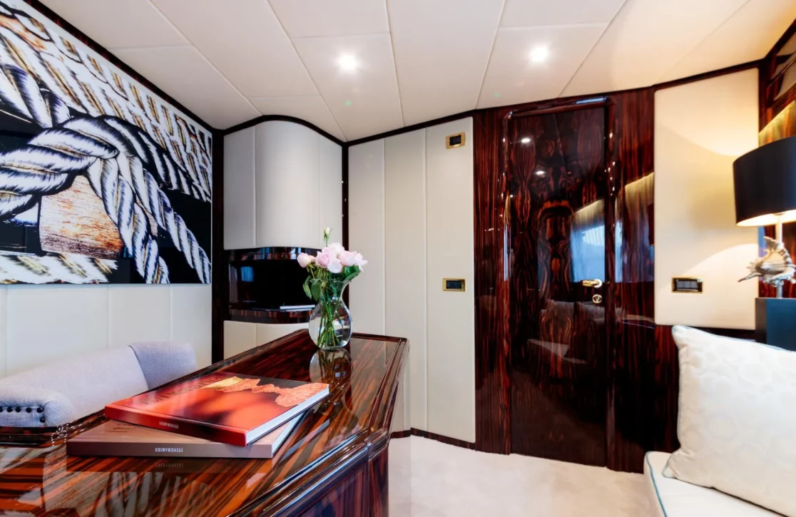 An image of Hemilea yacht