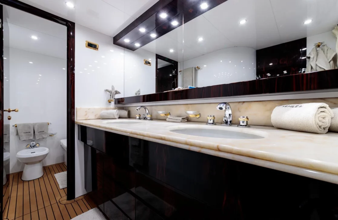 An image of Hemilea yacht