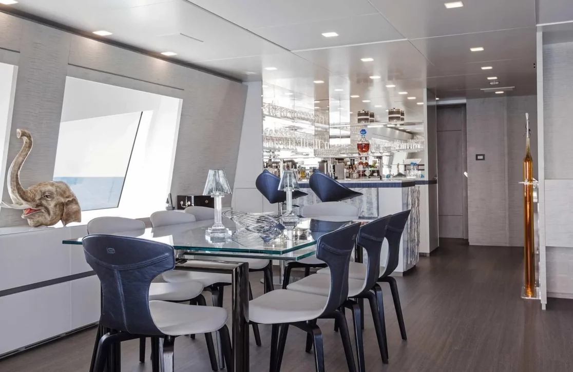 An image of H yacht