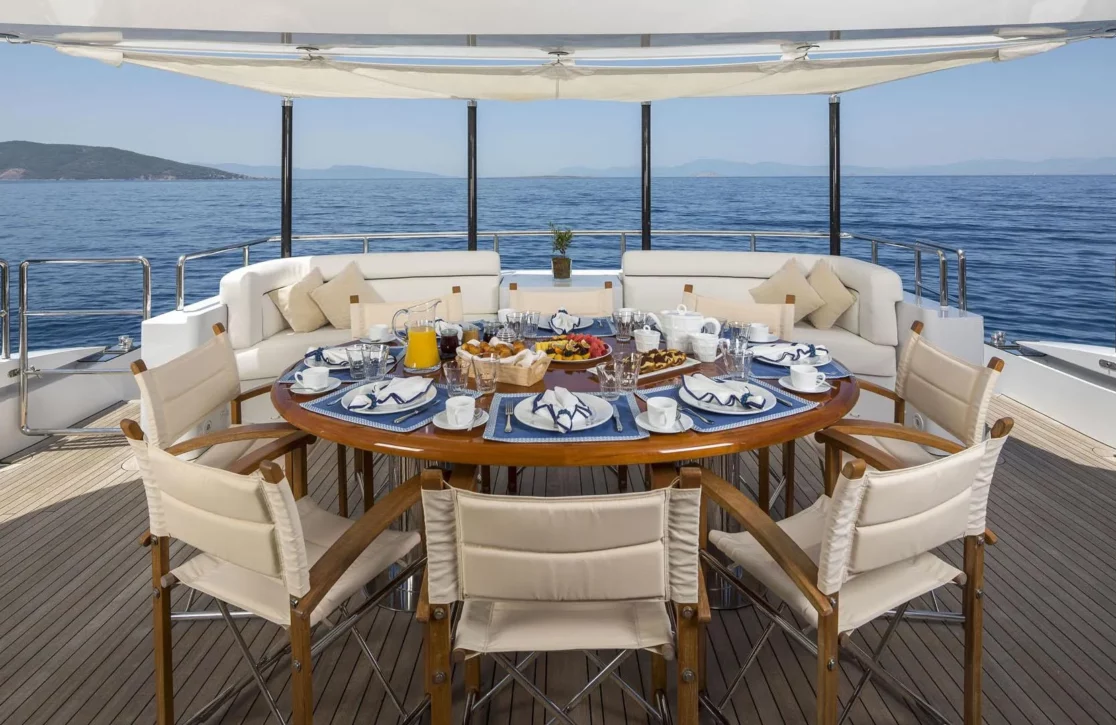 An image of L’equinox yacht