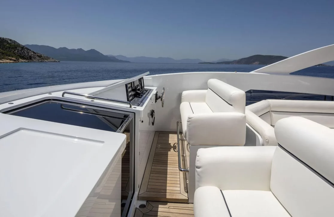 An image of L’equinox yacht
