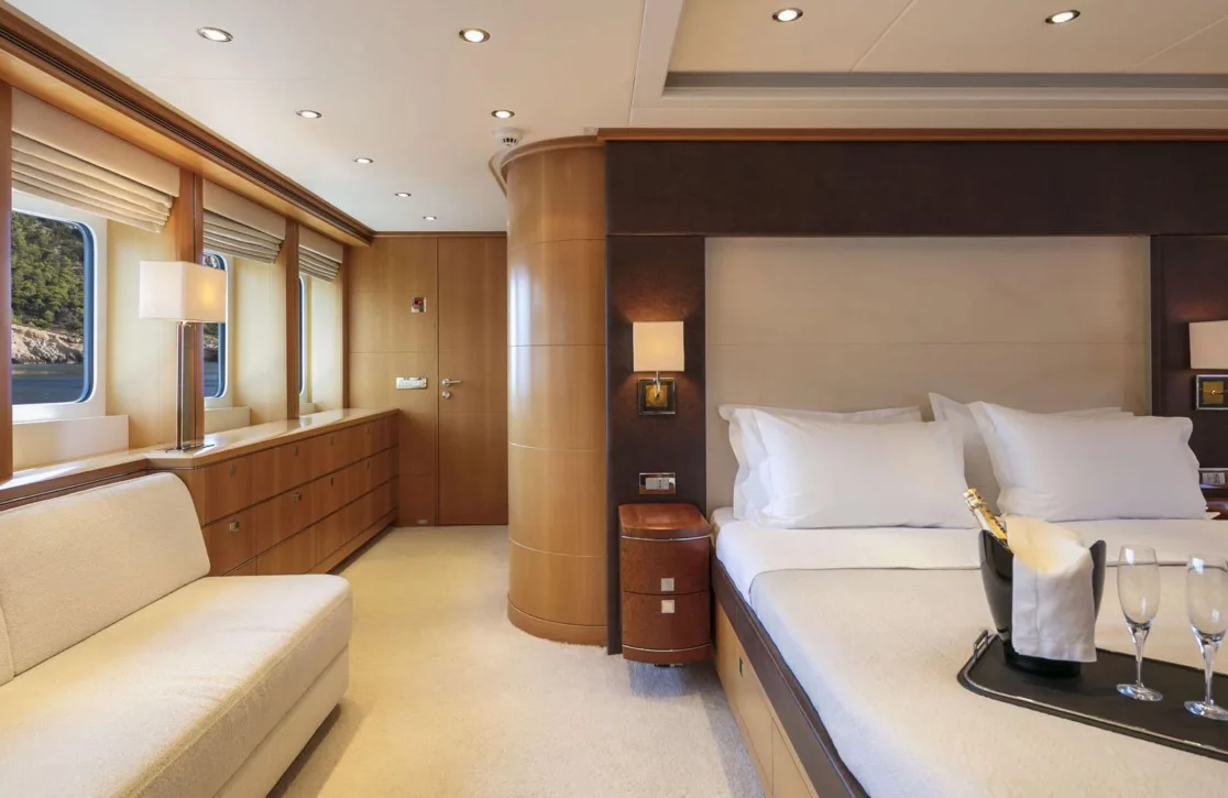 An image of L’equinox yacht
