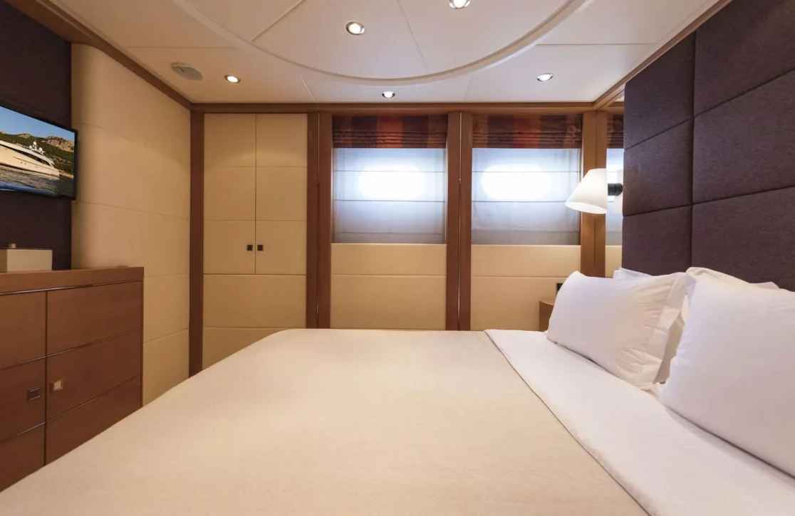 An image of L’equinox yacht