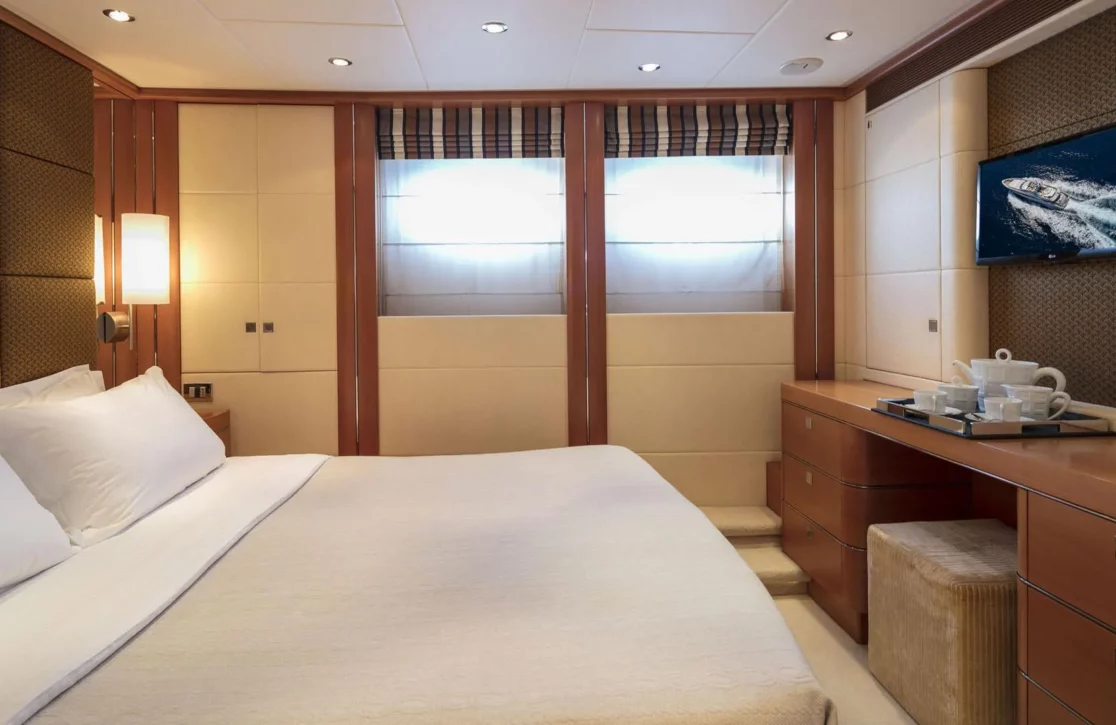 An image of L’equinox yacht