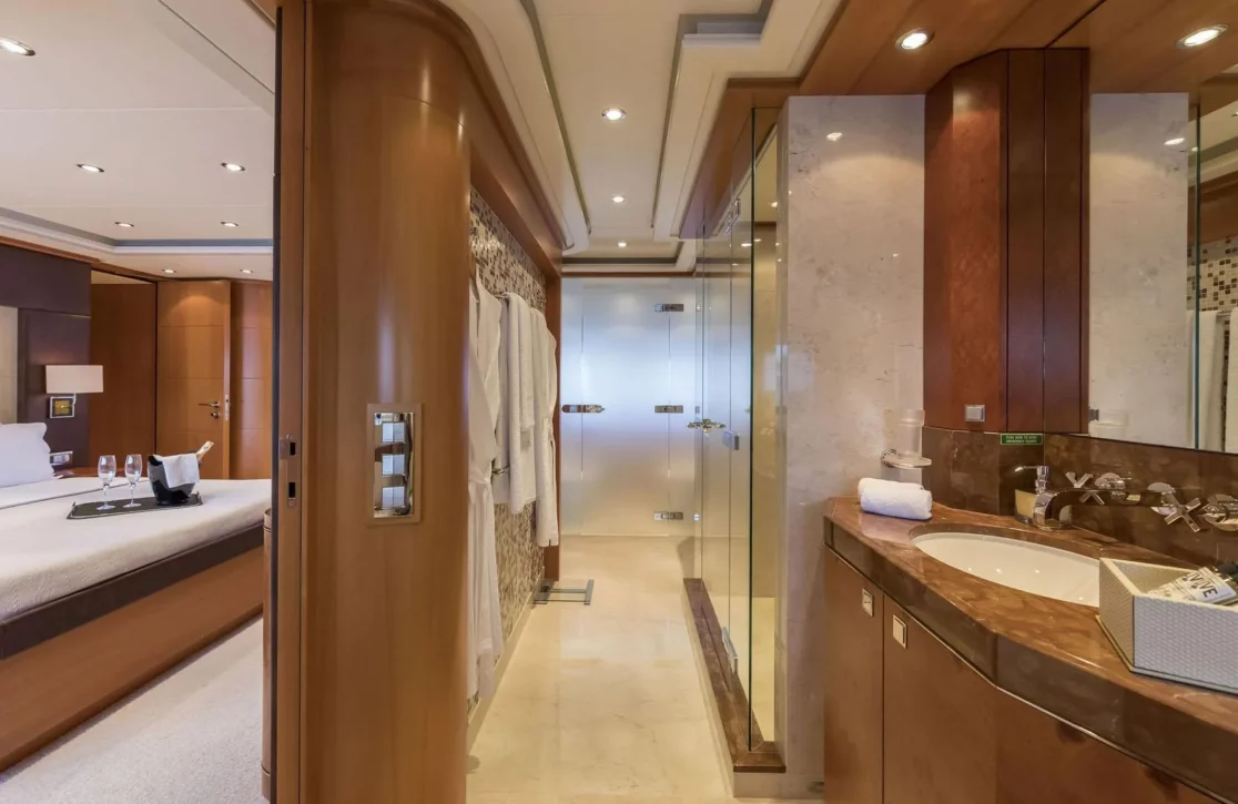 An image of L’equinox yacht
