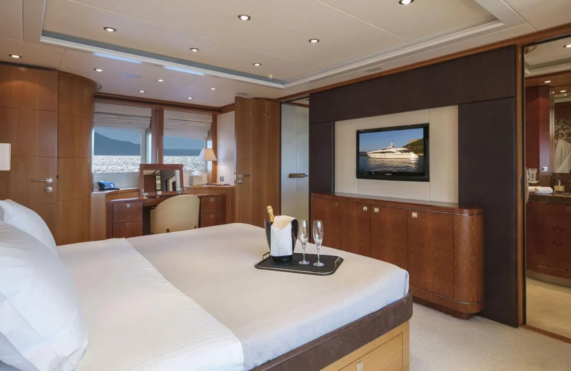 An image of L’equinox yacht