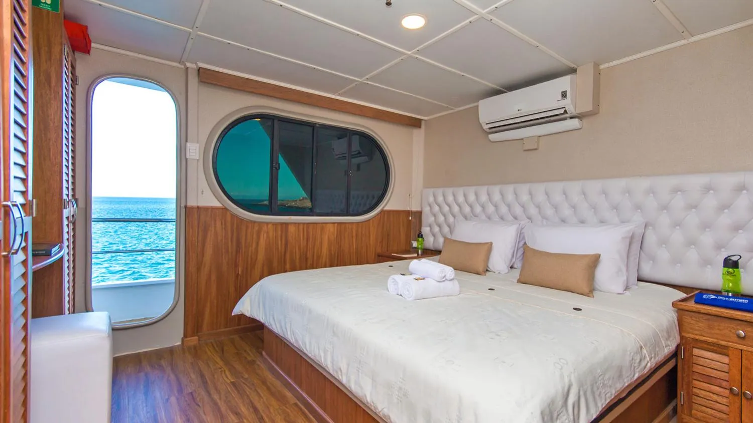 A preview of interior Bedroom cabin