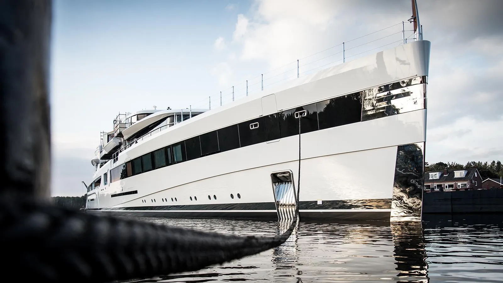 Lady S Luxury Motor Yacht for Charter