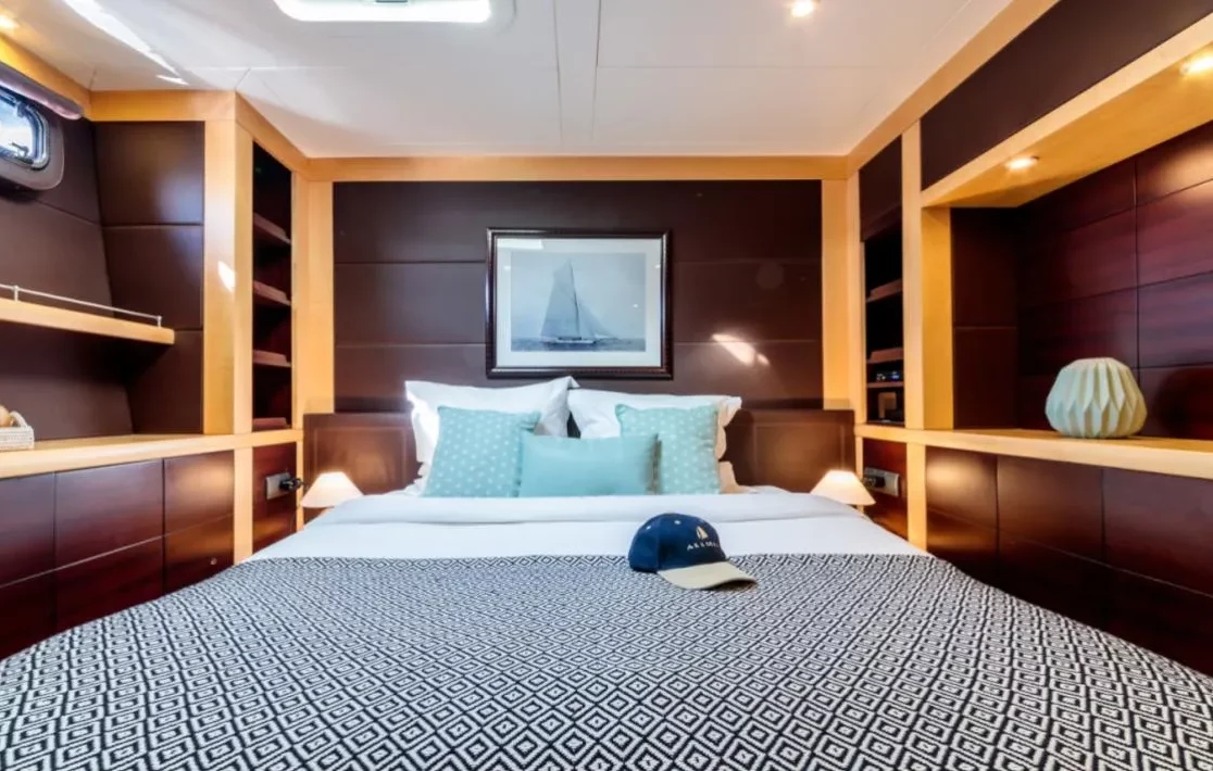 An image of Allures yacht