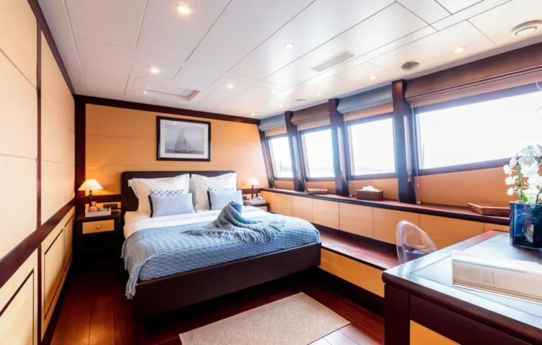 An image of Allures yacht