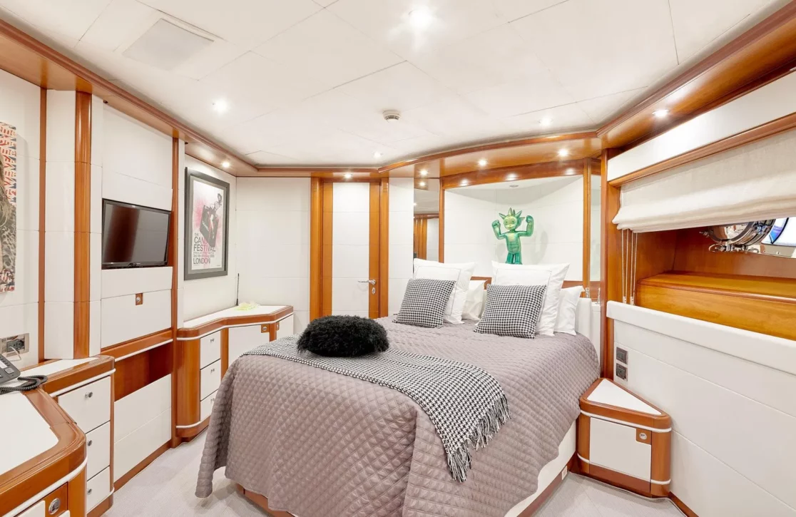 An image of Bunker yacht