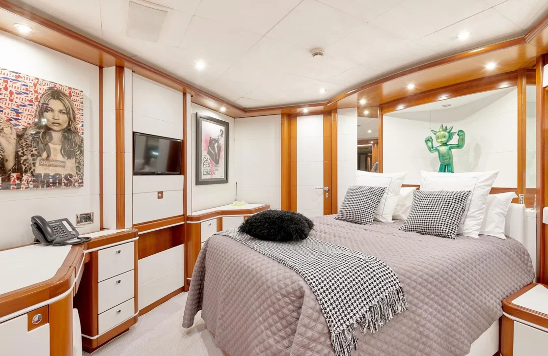 An image of Bunker yacht